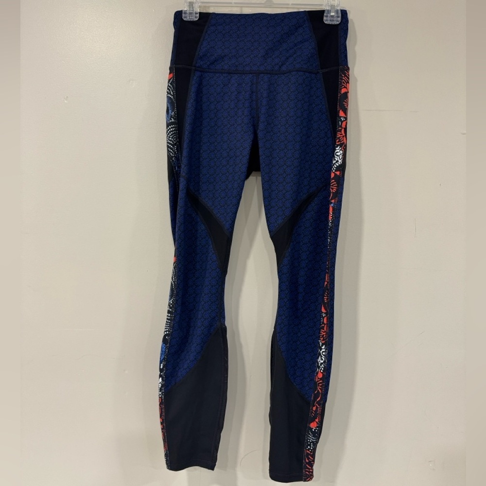 Athleta Blue and Black Patterned Leggings Size Small
